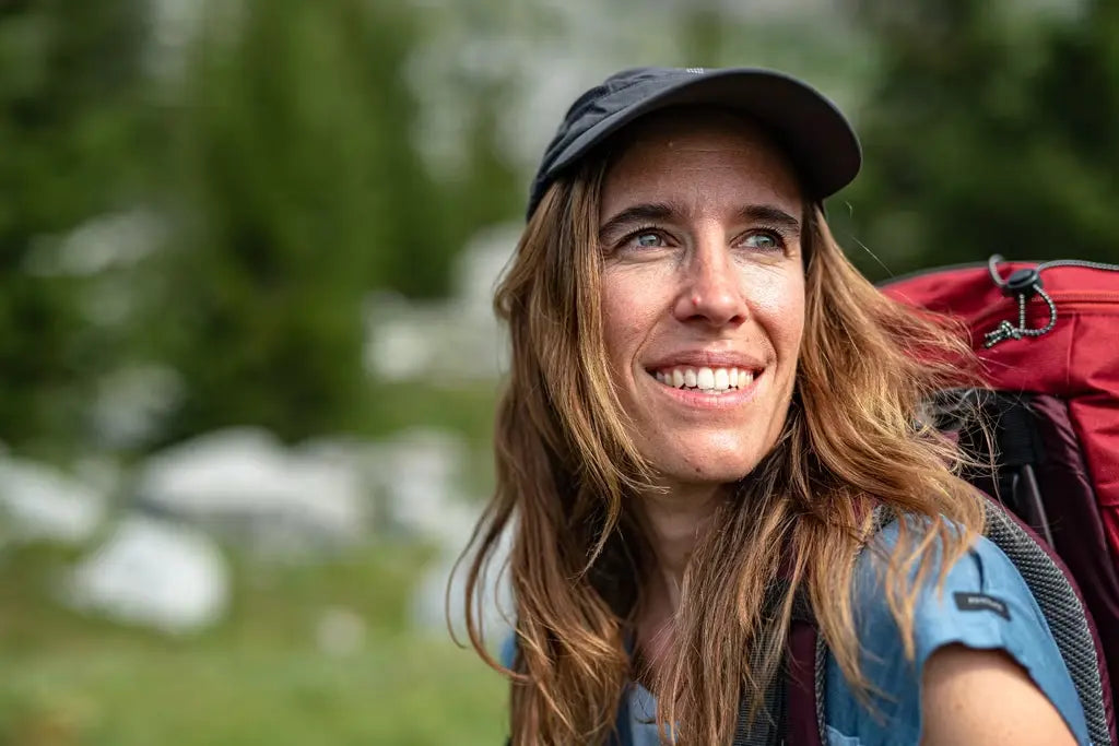 Breathable Cap Trekking MT500 Dark Grey