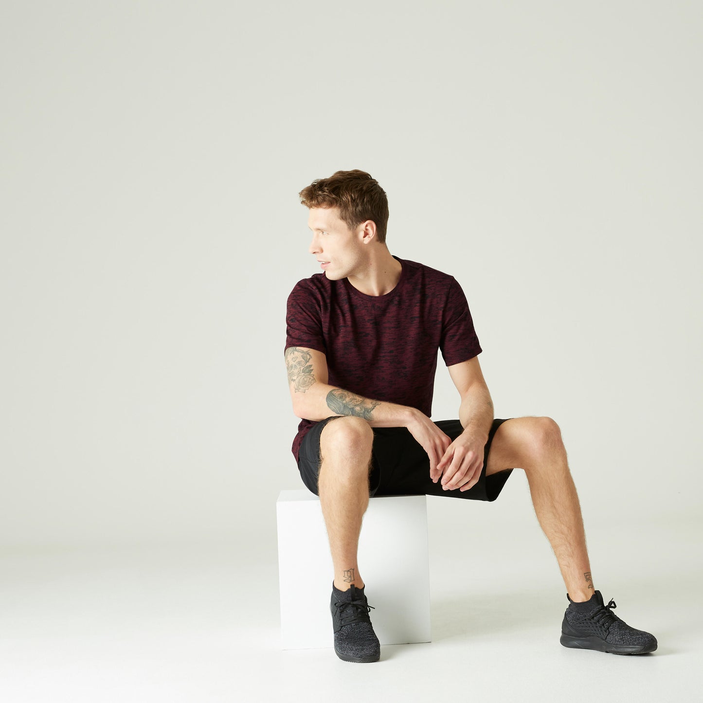 Men Tshirt For Gym Poly-Cotton 500- Burgundy Print